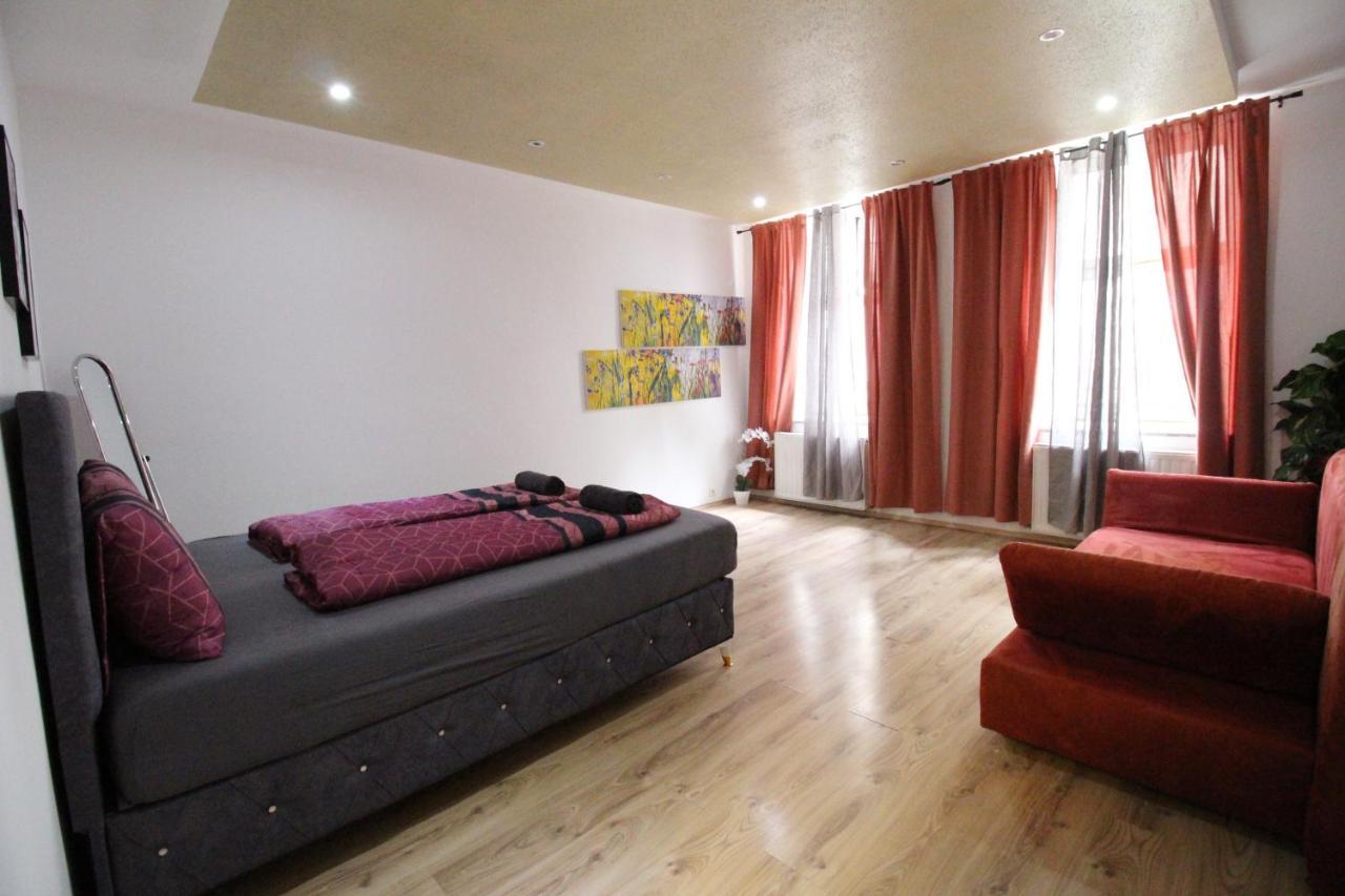 Private Triple Bedroom Rf1 Wien Exterior foto